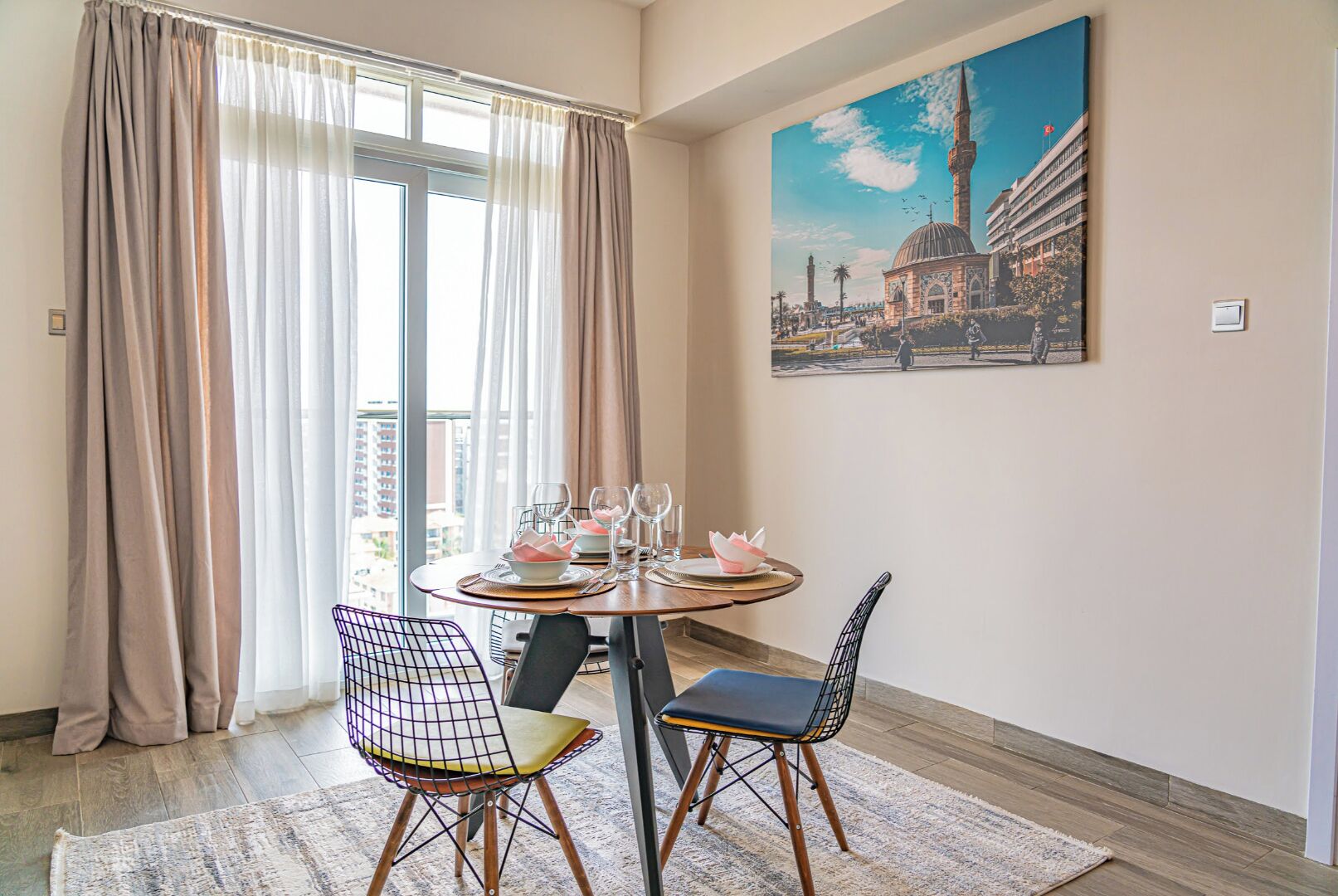 Apartemen Deluks | Tempat makan