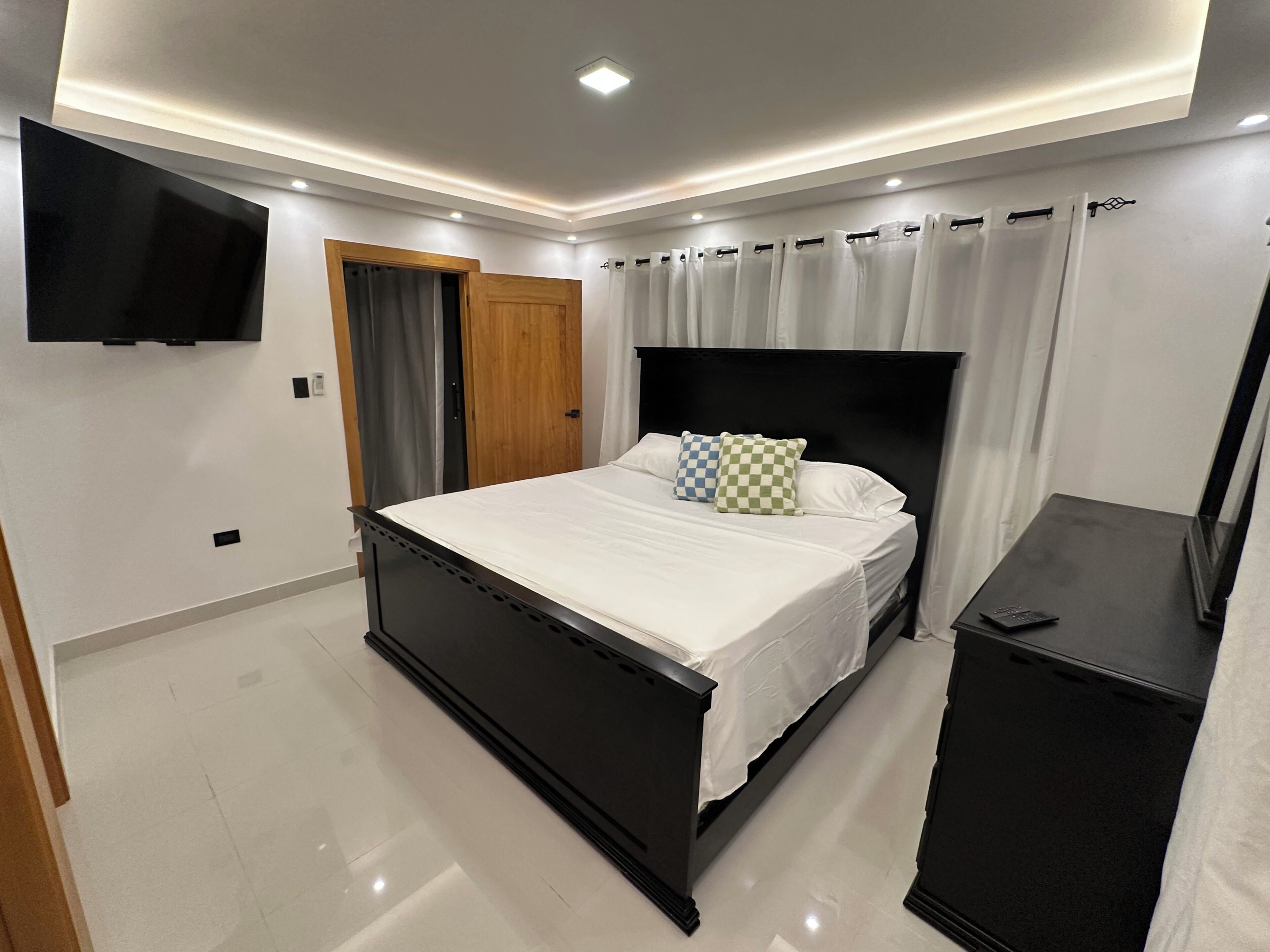 3 bedrooms, WiFi, bed sheets