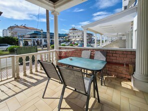 Outdoor dining - G6 - ARHONTISA Studios by SDR (Paralia)