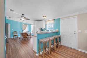 Dining - Fish, Boat & Relax-Direct Access Canal Home Near Top Fishing Spots (Punta Gorda)