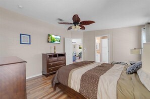 3 Schlafzimmer, Bügeleisen/Bügelbrett, WLAN, Bettwäsche