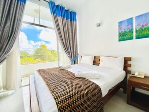 In-room safe, soundproofing - Ceylan Lodge (Anuradhapura)
