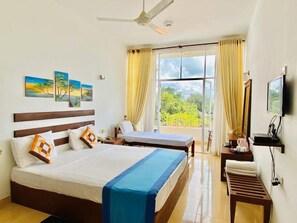 In-room safe, soundproofing - Ceylan Lodge (Anuradhapura)