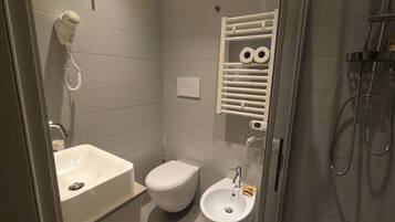 Chambre Triple Supérieure | Salle de bain