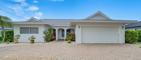 House (3 Bedrooms) | Front of property