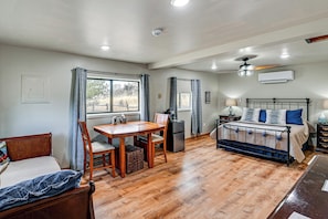 House (3 Bedrooms) | Interior - Mtn-view Deck & Fire Pit! 2-cabin Retreat in Cody (Cody)