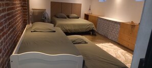 Bed sheets - Vrbo Property (Chessy)