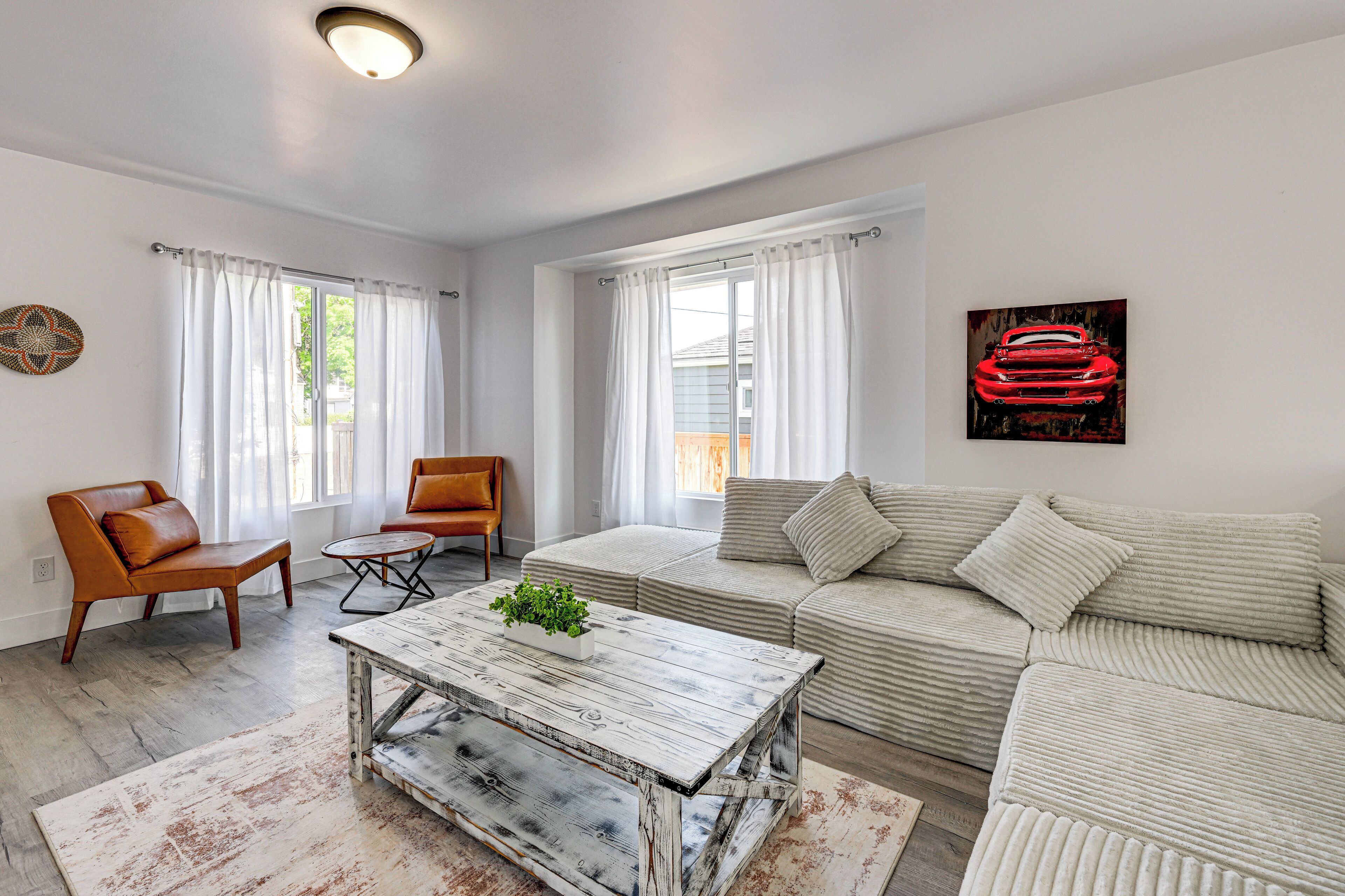 House (6 Bedrooms) | Interior