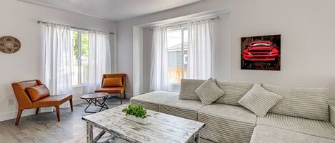 House (6 Bedrooms) | Interior