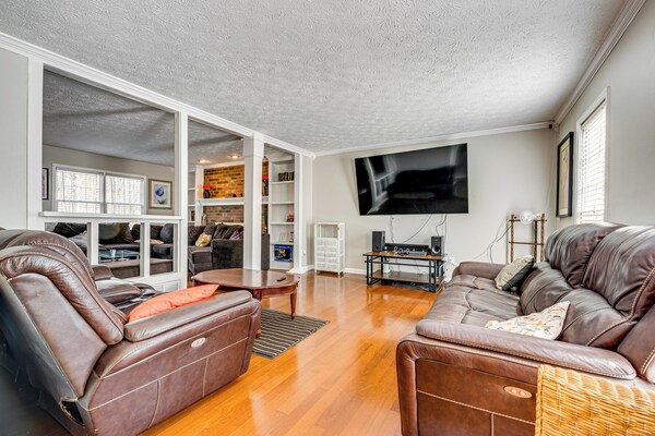 Centrally Located Fayetteville Home: Deck + Yard - Georgia