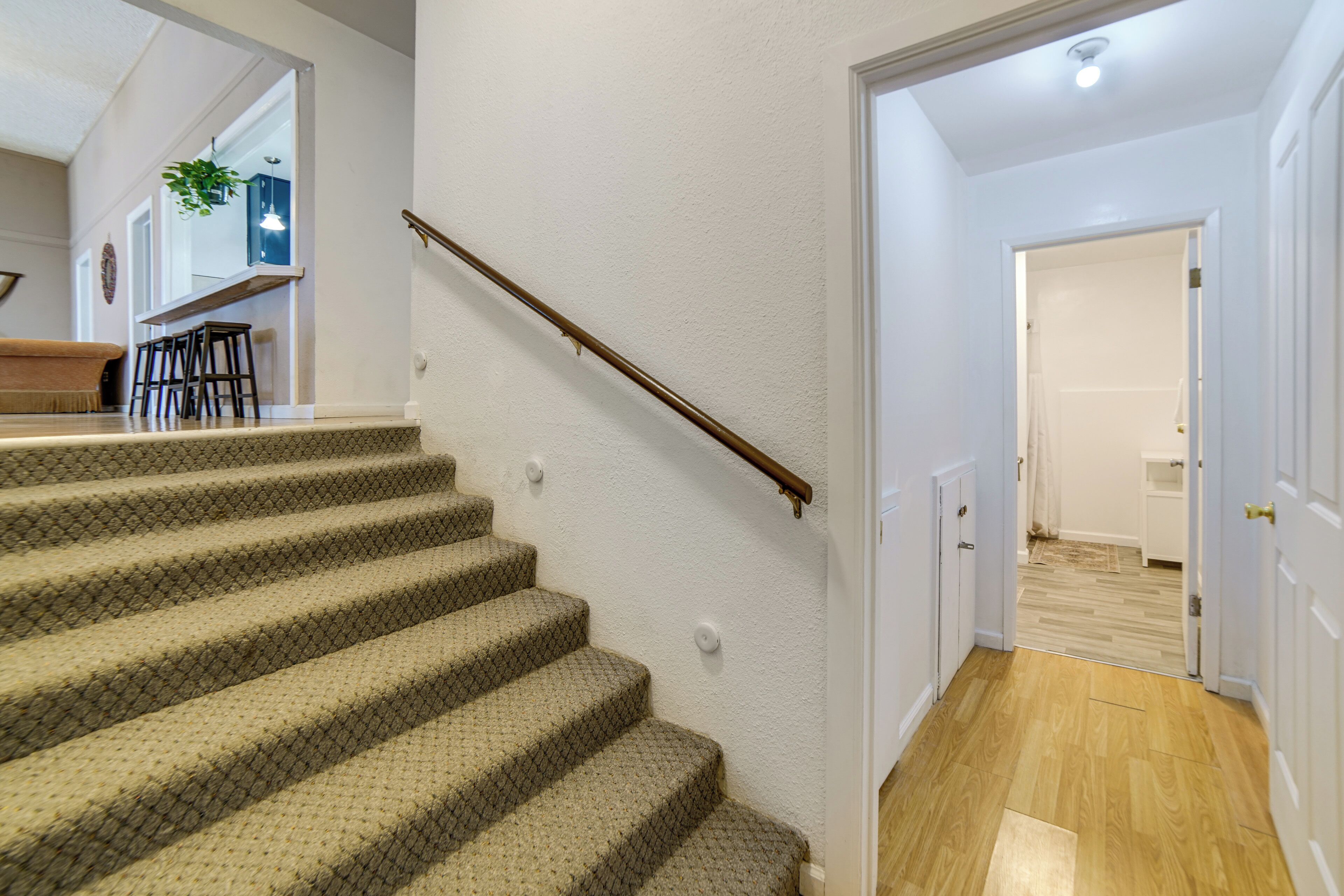 House (6 Bedrooms) | Interior