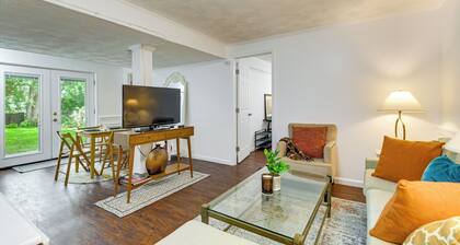 4 Mi to Lake Bernard Frank! Bright Unit w/ Patio