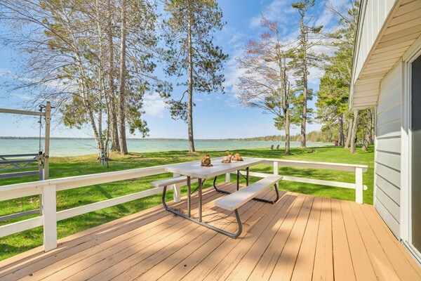 Dock + Fire Pit: Lakefront Lewiston Escape! - Míchigan