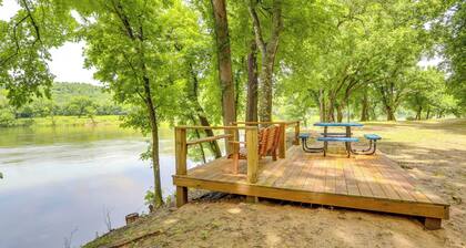 2-studio Retreat on White River w/ Swimming Hole