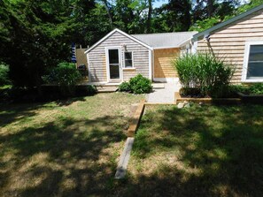 Exterior - Sweet Cape Cod cottage, close to Mayo Beach and Powers Landing (CS0053) (Wellfleet)