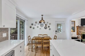 Dining - Barnstable Vacation Base Near Beaches & Hyannis RPAM125 (Centerville)