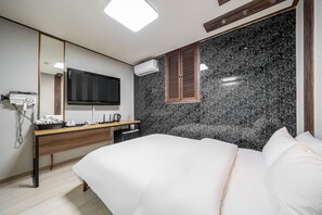 Desk, laptop workspace, free WiFi - HOTEL HUE (Incheon)