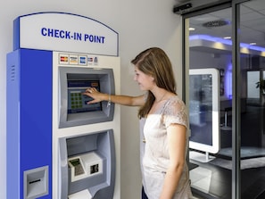 Mostrador de check-in y check-out