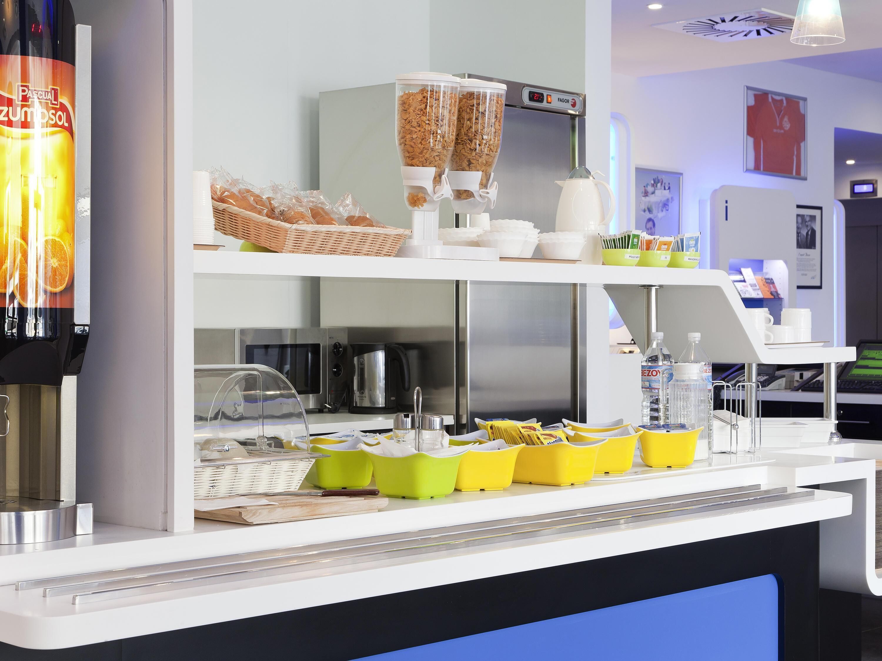 Se ofrece un desayuno continental entre semana (por un coste adicional)
