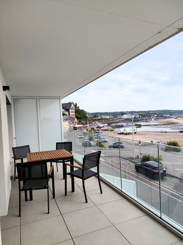 Port d'Attache : Standing, Balcony Sea View & Near Beach