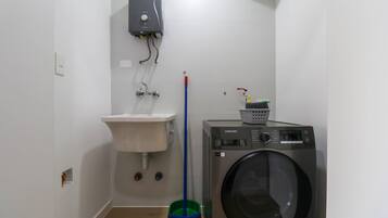Rumah | 2 kamar tidur dan internet