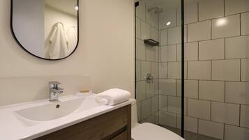 2 bedrooms, Internet