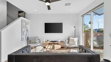 Comfort Townhome | Living area