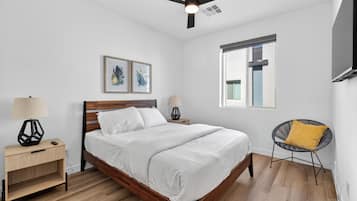 Casa adosada confort | Tabla de planchar con plancha, wifi gratis, ropa de cama