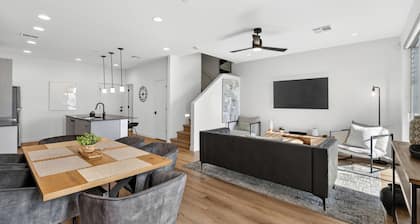 Copper Sky Townhome - Pool & Gym