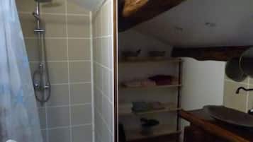 House, Garden View | Bathroom