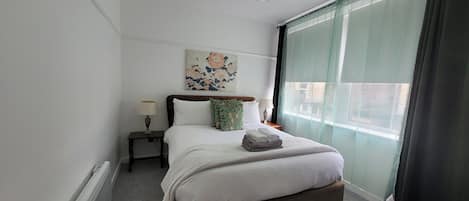 2 bedrooms, iron/ironing board, free WiFi, bed sheets
