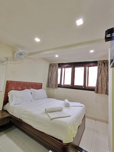 Sadguru Lodge Near Tata Hospital
