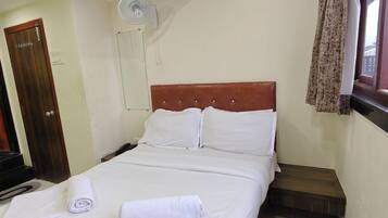 Deluxe Double Room | Free WiFi