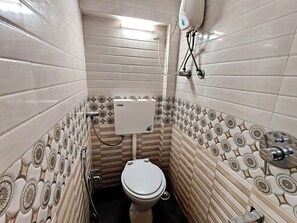 Bathroom - Sadguru Lodge Near Tata Hospital (Mumbai)