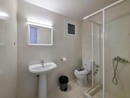 Double Room, Balcony, Sea View | Bathroom
