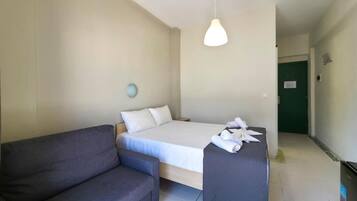 Quarto casal, sacada, vista para o mar | Wi-Fi de cortesia