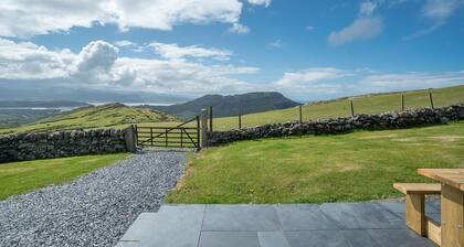 Cwm-Mawr - a self catering cottage that sleeps 6 guests in 3 bedrooms