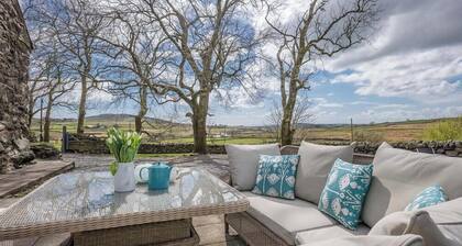 Braich-Y-Big - a self catering cottage that sleeps 5 guests in 3 bedrooms