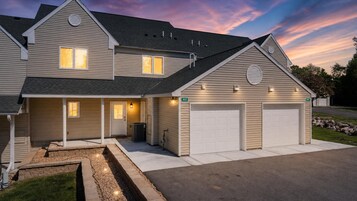 House, 3 Bedrooms | Exterior