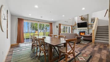 House, 3 Bedrooms | Dining
