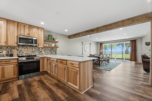 House, 3 Bedrooms | Private kitchen | Fridge, oven