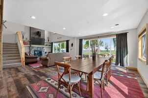 House, 3 Bedrooms | Dining