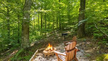 Cabin, 1 Bedroom | Property grounds