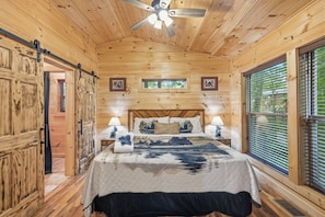Cabin, 1 Bedroom | 1 bedroom, free WiFi - Bearly Behaving 1 Bedroom Cabin (Sevierville)