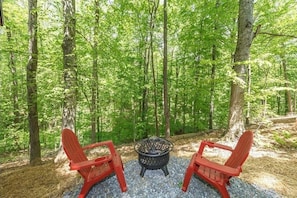 Cabin, 1 Bedroom | Property grounds - Bearly Behaving 1 Bedroom Cabin (Sevierville)