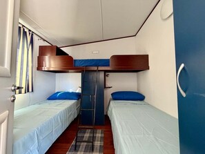 Chalet de lujo, patio, vistas al jardín | Escritorio, cortinas opacas, sistema de insonorización