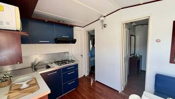 Chalet Luxe, patio, vue jardin | Cuisine privée | Réfrigérateur, plaque de cuisson