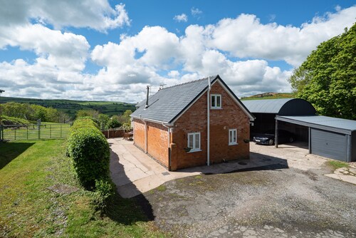 Bwthyn-Bwlch -  a self catering cottage that sleeps 4 guests in 2 bedrooms