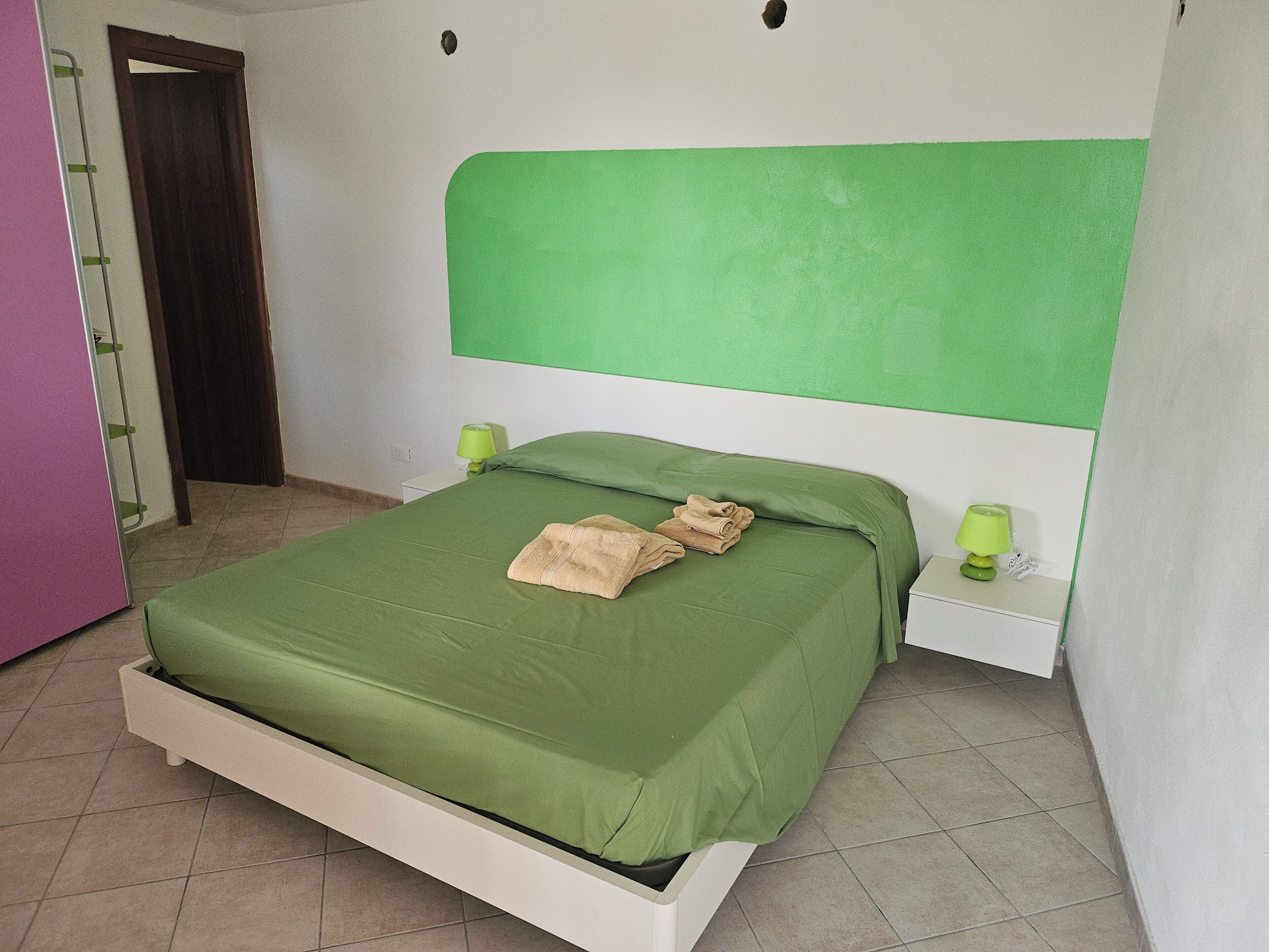 Apartment | Free WiFi, bed sheets