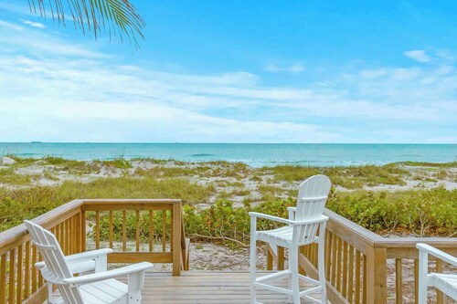 Oceanfront 5BR Retreat w Beach Access